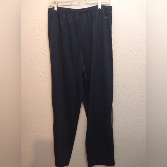 Nike training track pants - Picture 2 of 8